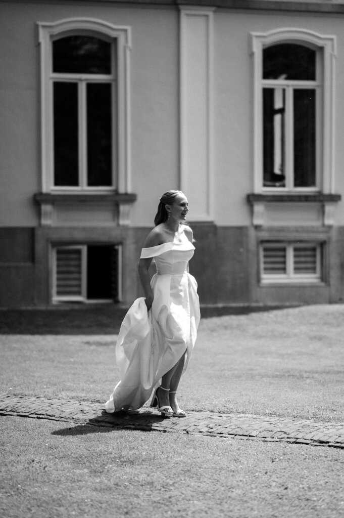 Kiss, wedding, love, dress, marriage, bride and groom by Anna Kuipers Fotografie
