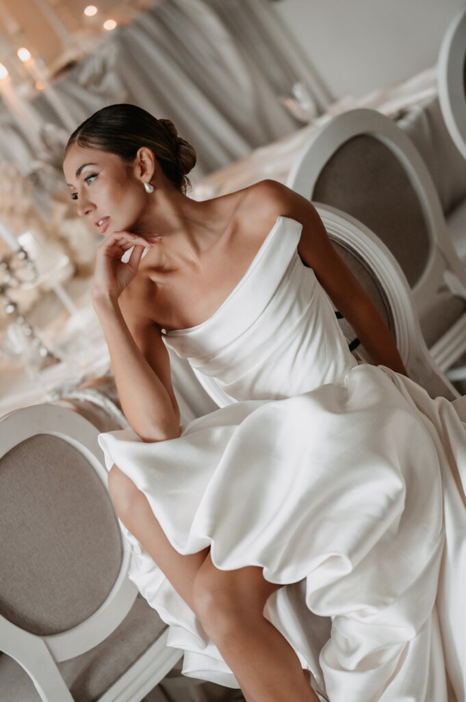 Kiss, wedding, love, dress, marriage, bride and groom by Anna Kuipers Fotografie