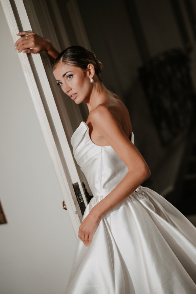 Kiss, wedding, love, dress, marriage, bride and groom by Anna Kuipers Fotografie