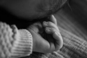 Newborn Anna Kuipers Fotografie hand